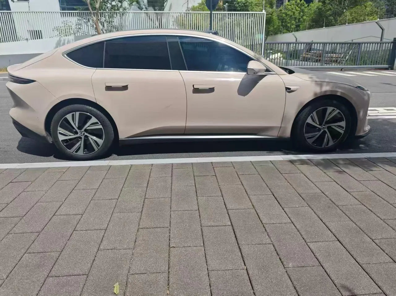 NIO 2024 ET5 75kWh automatic gear 4