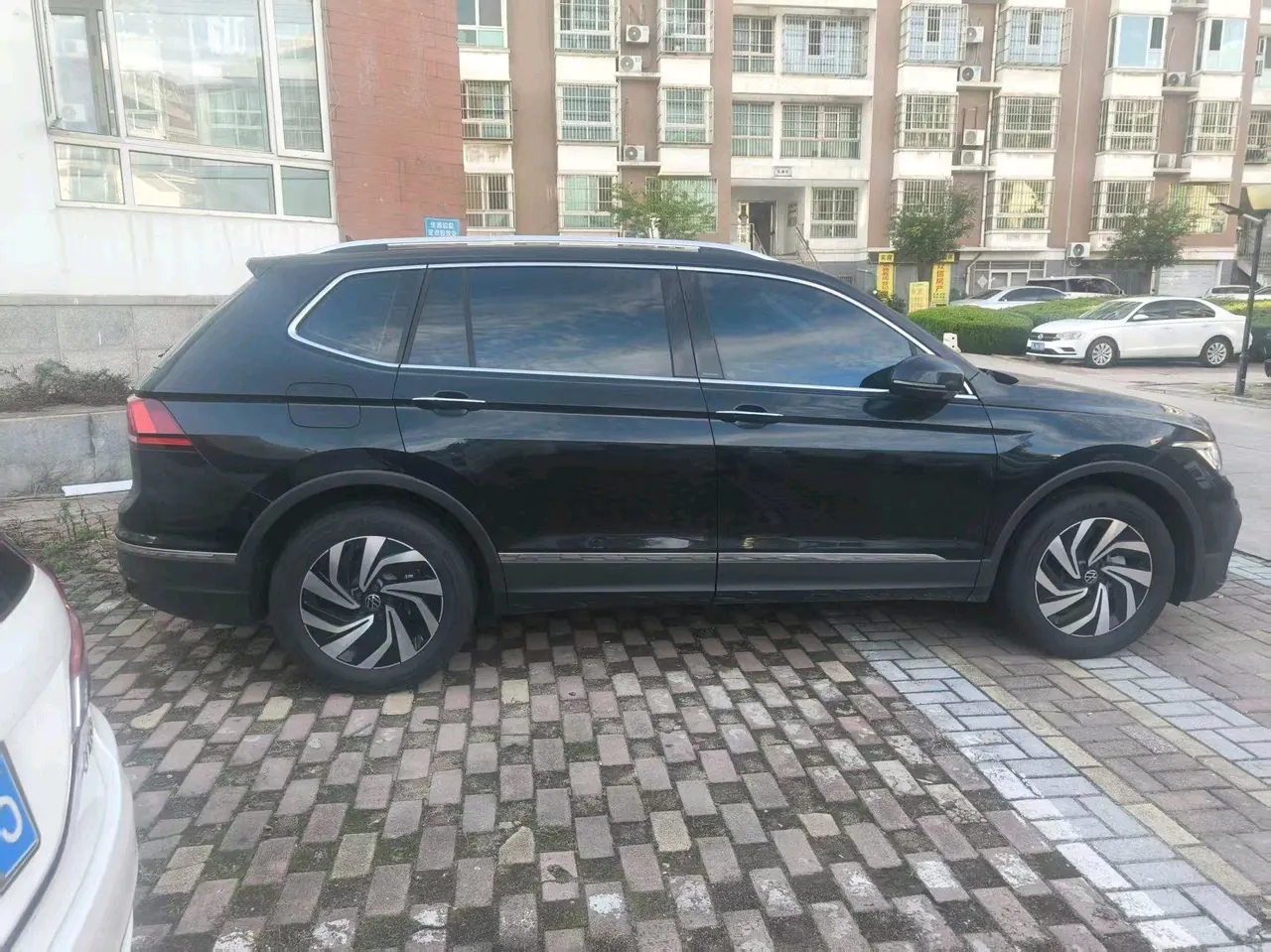 Volkswagen 2024 Tiguan L 1.5TSI 300TSI Two‑Wheel‑Drive Longteng Edition Automatic Transmission 4