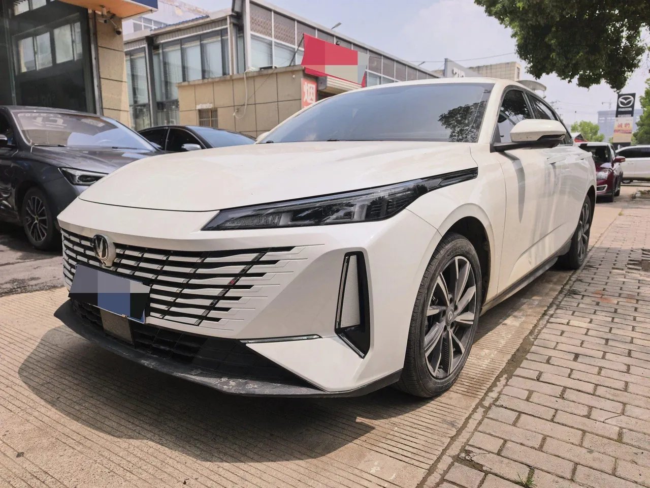 Открыть галерею: ChangAn 2024 Yidong 1.5TGDI Flagship Automatic Gear