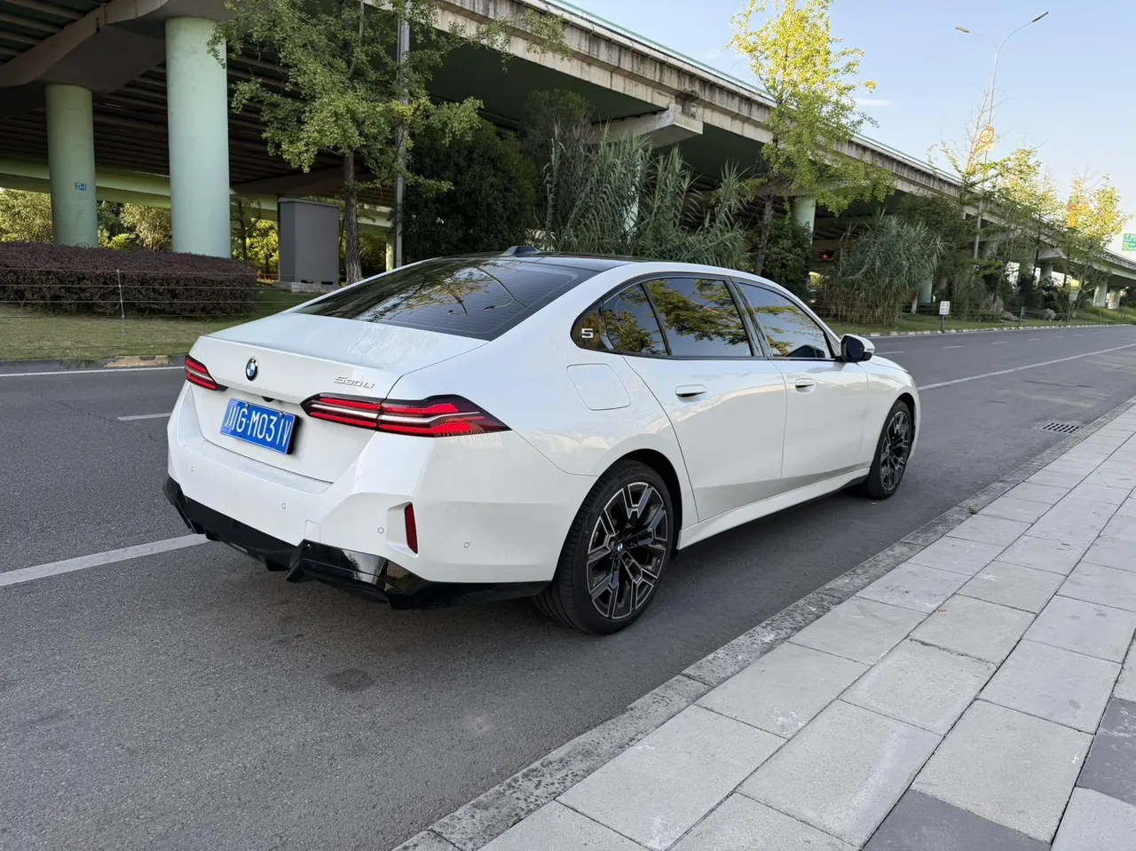 BMW 5 Series 2026 530Li 48V 2.0T Exclusive M Sports Suit (Modified) Automatic Gear 4