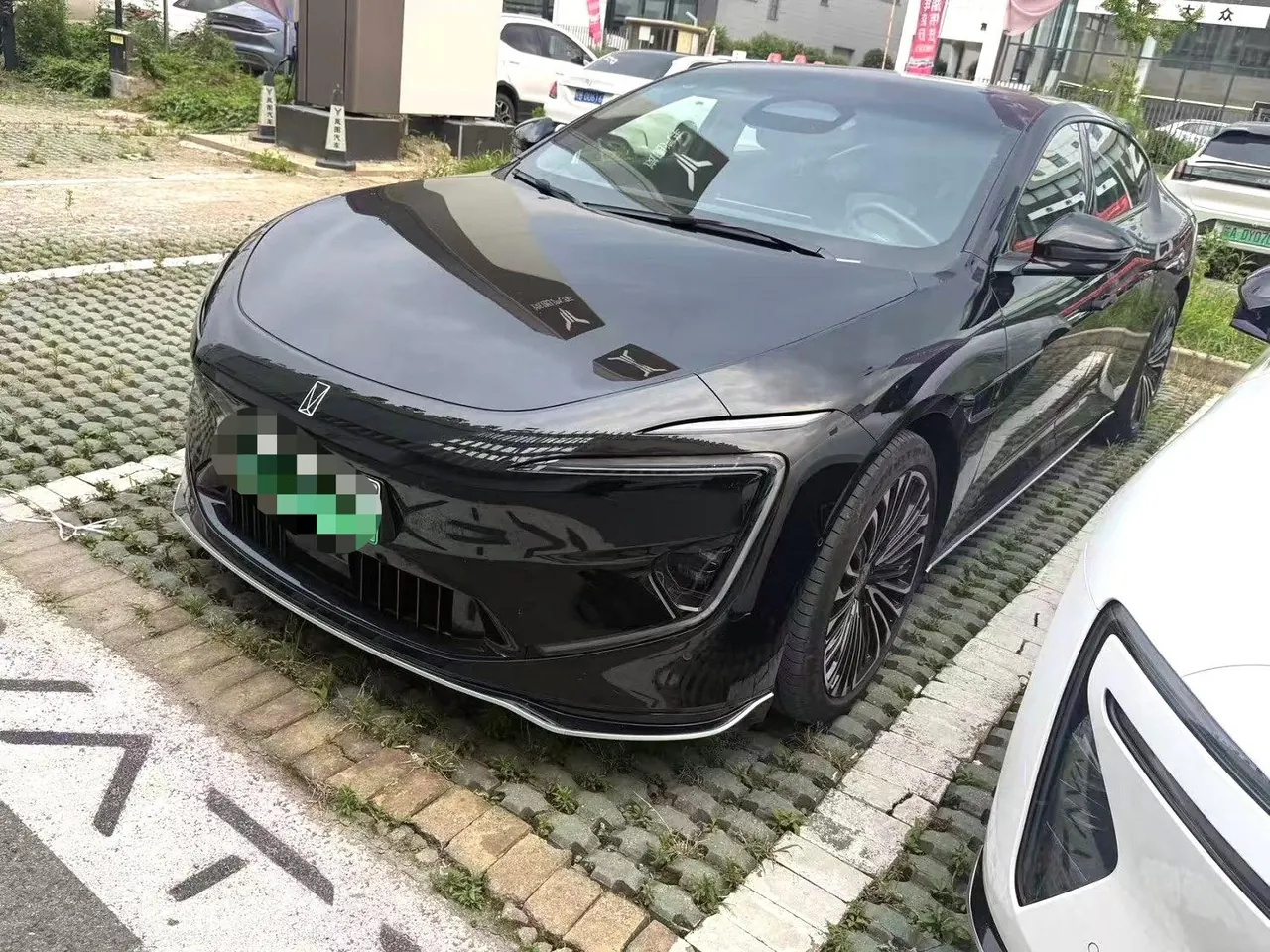 打开图片灯箱:Avatr 2026 Avatr 12 Ultra all-electric four-wheel-drive automatic transmission