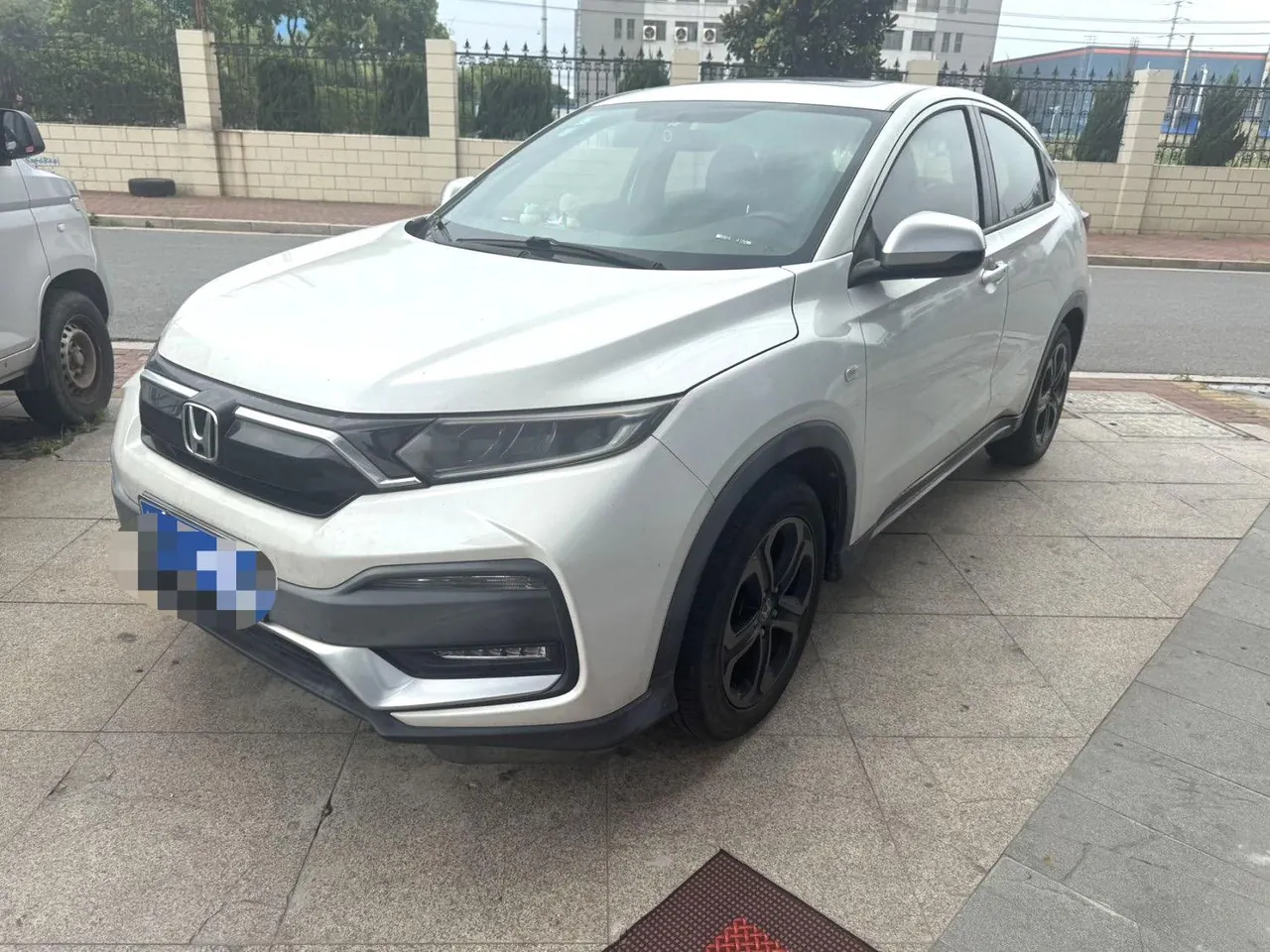 Honda 2020 XR-V 1.5T stepless 220TURBO deluxe automatic gear - View 1