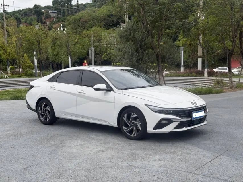 Hyundai 2026 Elantra -3-compartment 1.5 Stepless GLS Leading Edition Automatic Gear 3