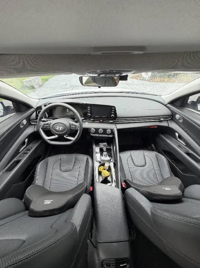 Hyundai 2026 Elantra -3-compartment 1.5 Stepless GLS Leading Edition Automatic Gear 9