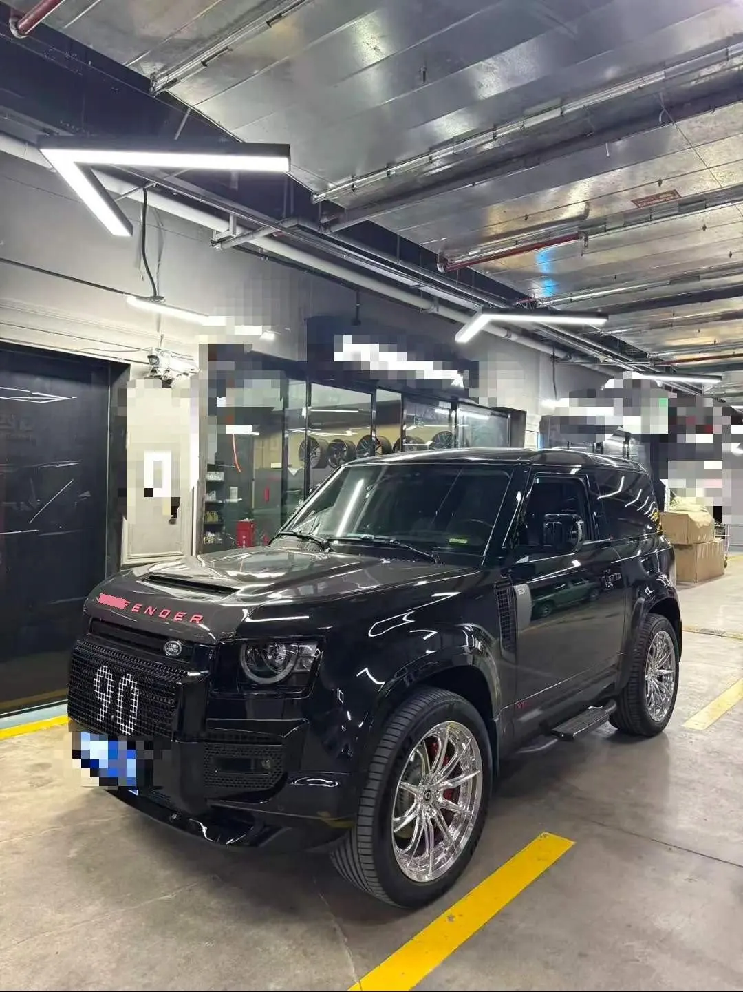 Open image lightbox: Land Rover Guard (Imported) 2024 Guard 90 48V 3.0T P400 HSE Automatic Gear