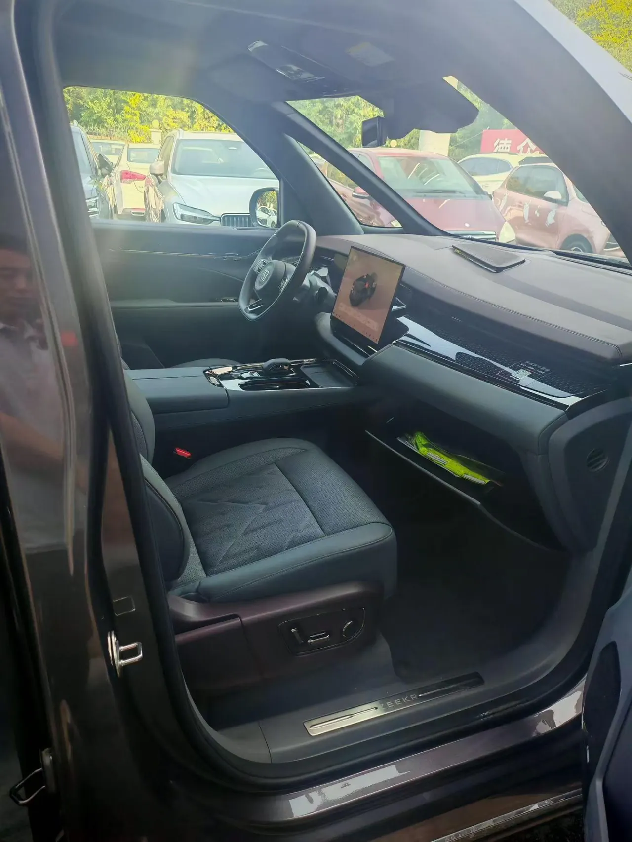 Zeekr 2024 Zeekr 009 seven-seat aisle version four-wheel drive 108kWh automatic gear 4