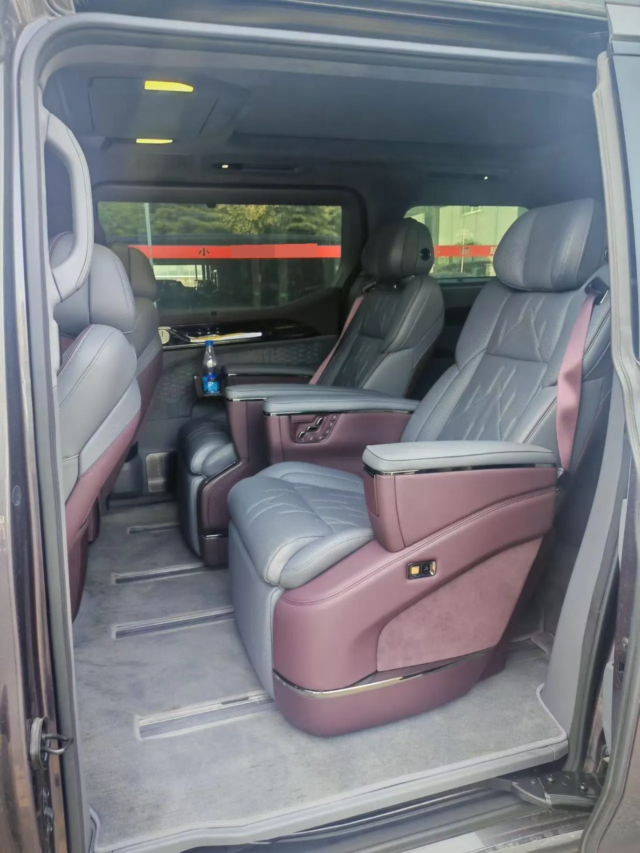 Zeekr 2024 Zeekr 009 seven-seat aisle version four-wheel drive 108kWh automatic gear 6