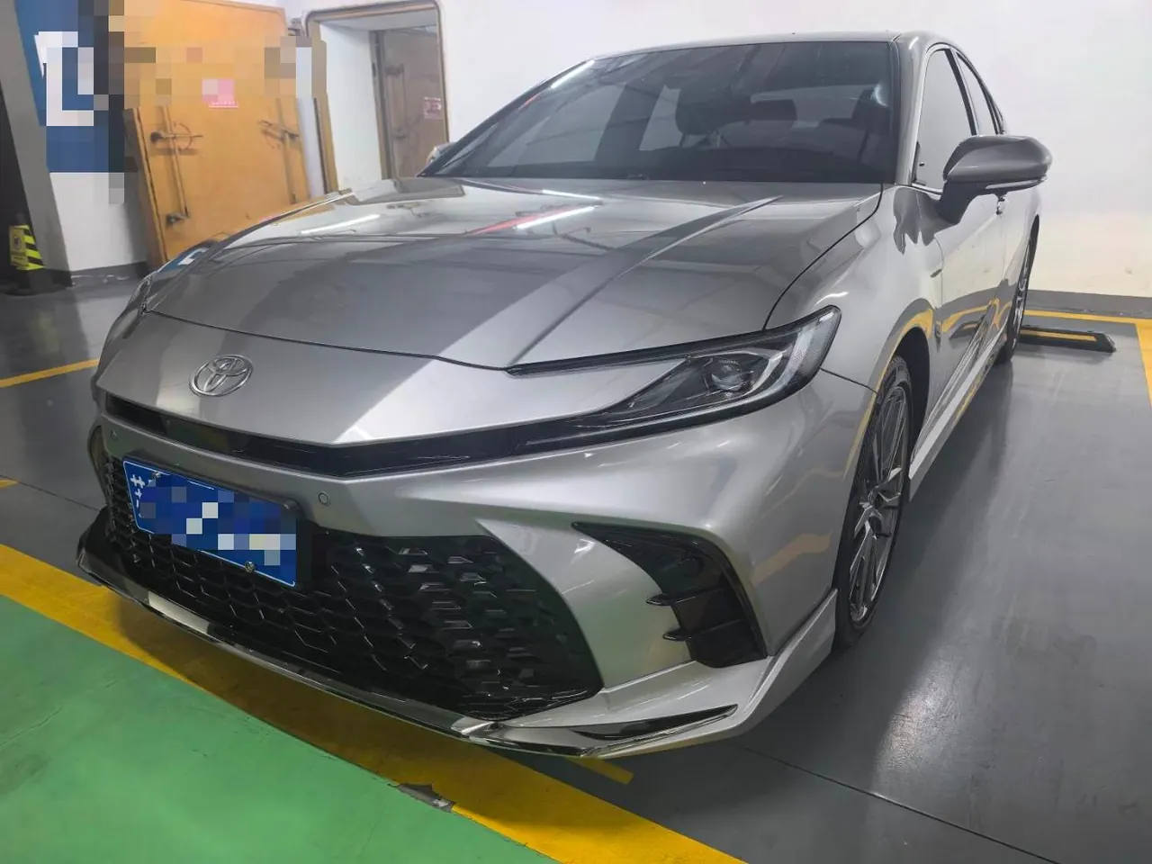 Открыть галерею: Toyota 2026 Camry Dual Engine 2.0HXS Stepless Sports Plus Edition Automatic Gear