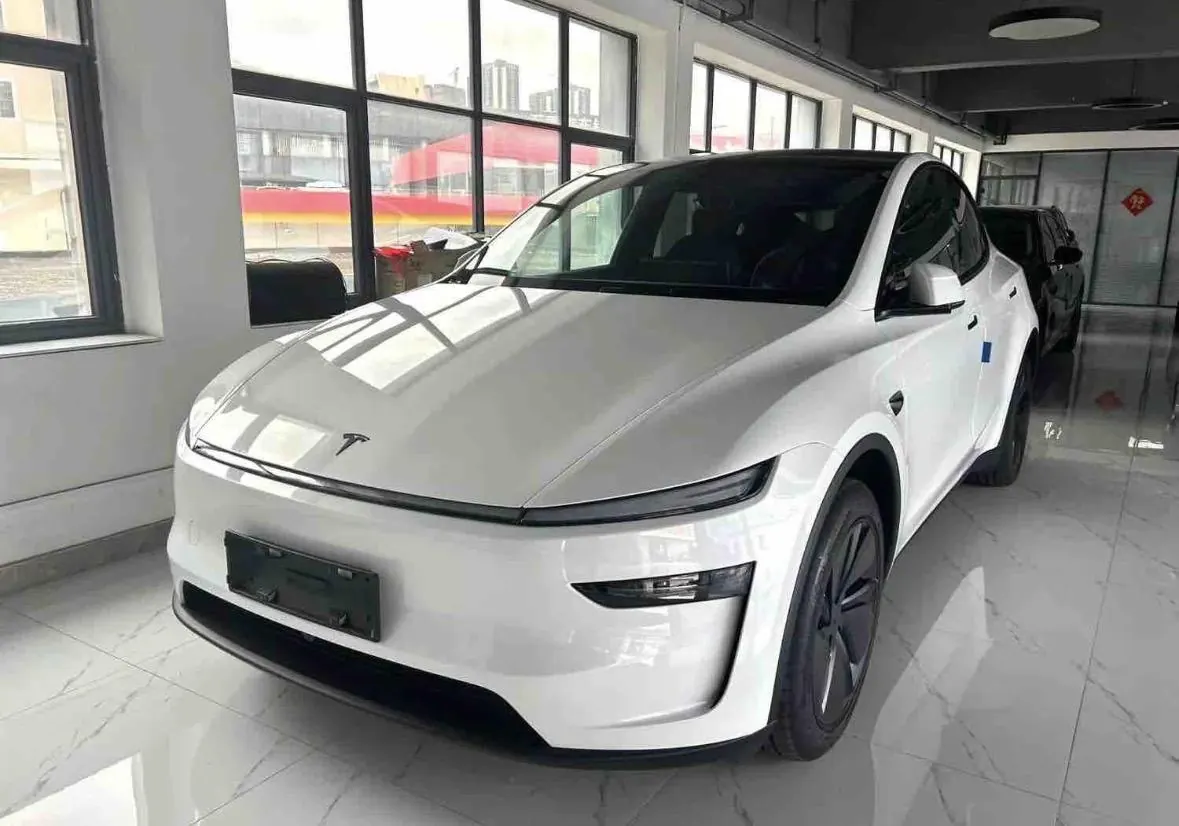 Tesla 2026 Model Y Rear-Wheel-Drive Automatic - View 1