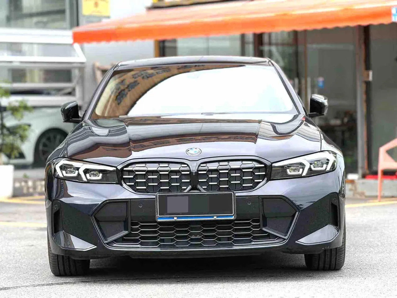 BMW 3 Series 2023 325Li 2.0T M Sports Obsidian Night Suit Automatic Gear 2