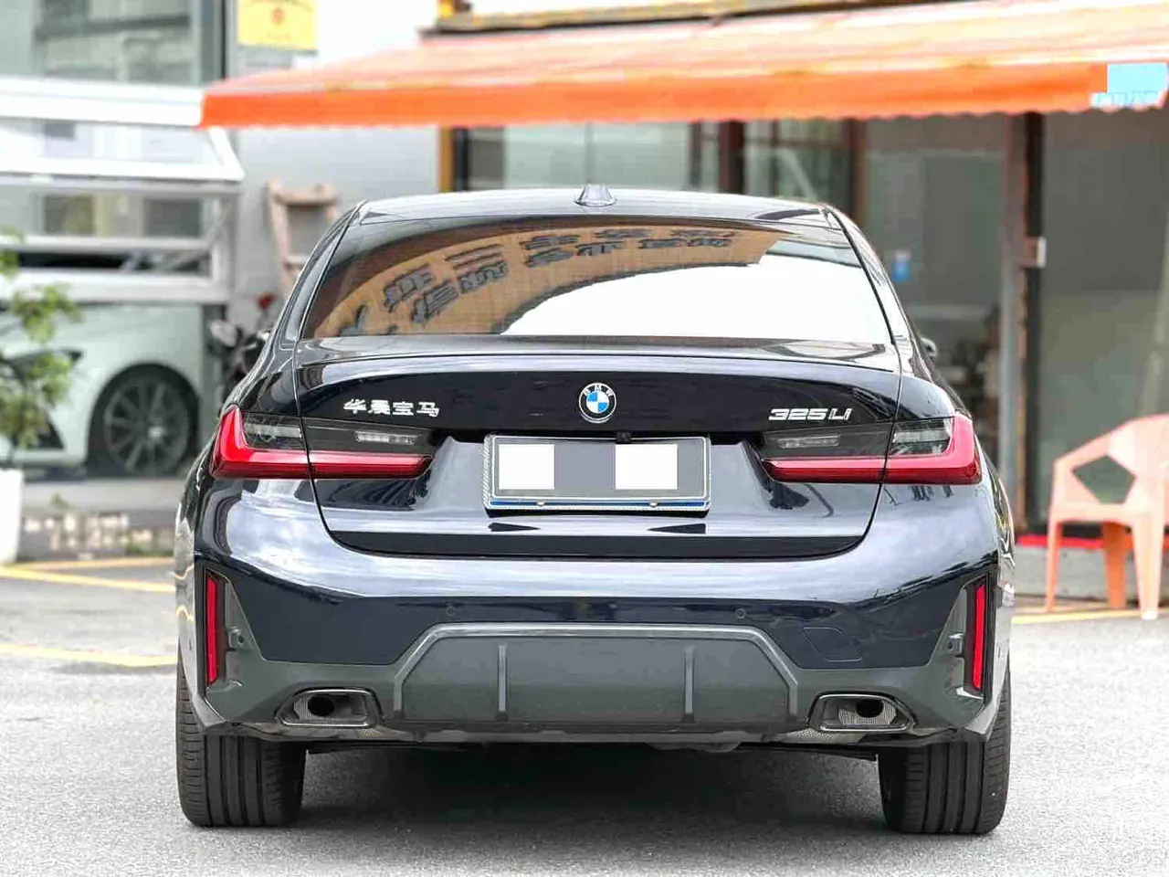 BMW 3 Series 2023 325Li 2.0T M Sports Obsidian Night Suit Automatic Gear 4
