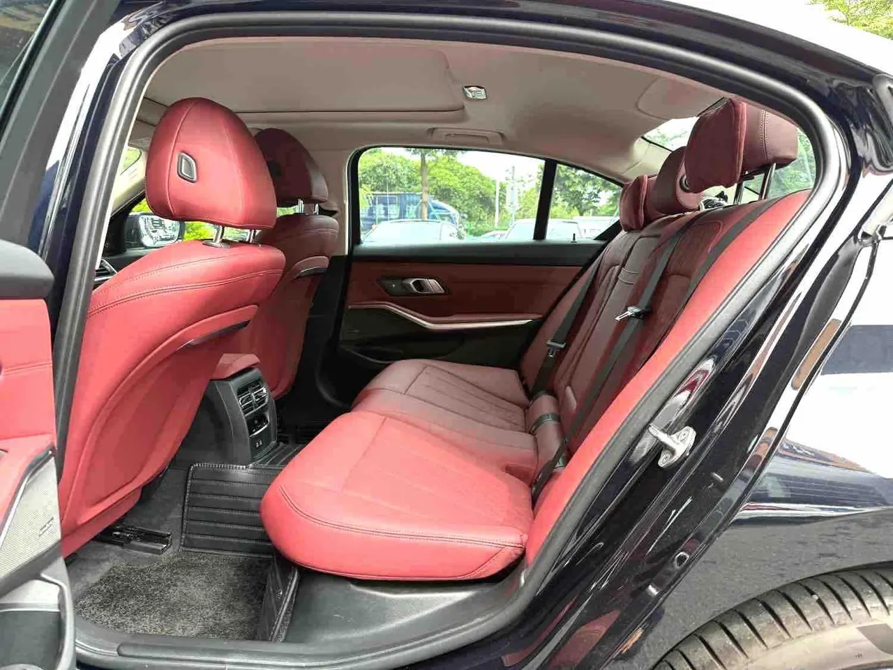 BMW 3 Series 2023 325Li 2.0T M Sports Obsidian Night Suit Automatic Gear 6