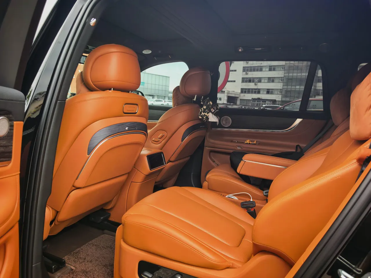 AITO 2025 AITO M9 extended range Ultra version 52kWh6 seat version automatic gear 3