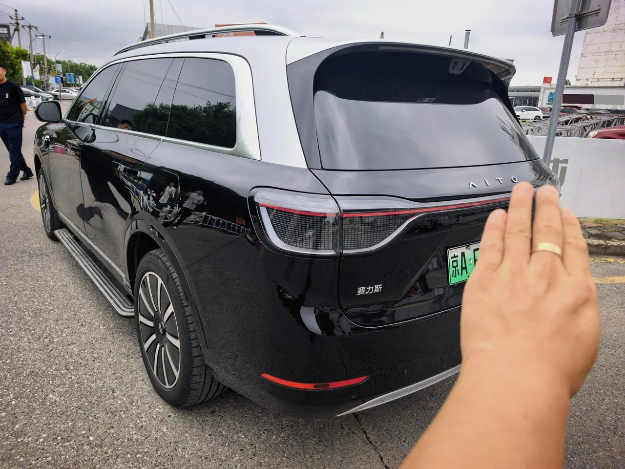AITO 2025 AITO M9 extended range Ultra version 52kWh6 seat version automatic gear 9