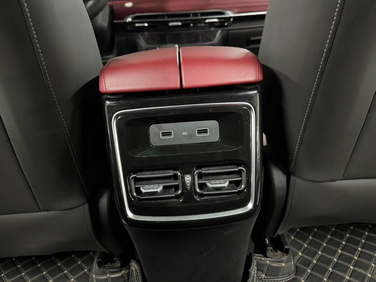 Jetour 2023 X70 PLUS 1.5T Brave PLUS7 Automatic Gear 15