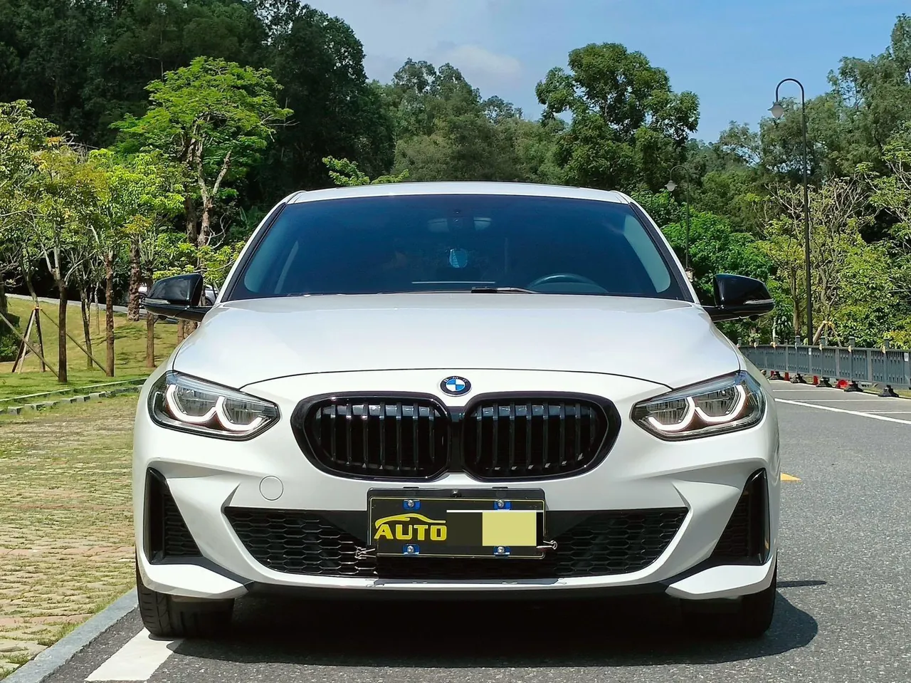 BMW 1 Series 2023 125i 2.0T M Sports Obsidian Night Edition Automatic Gear 2