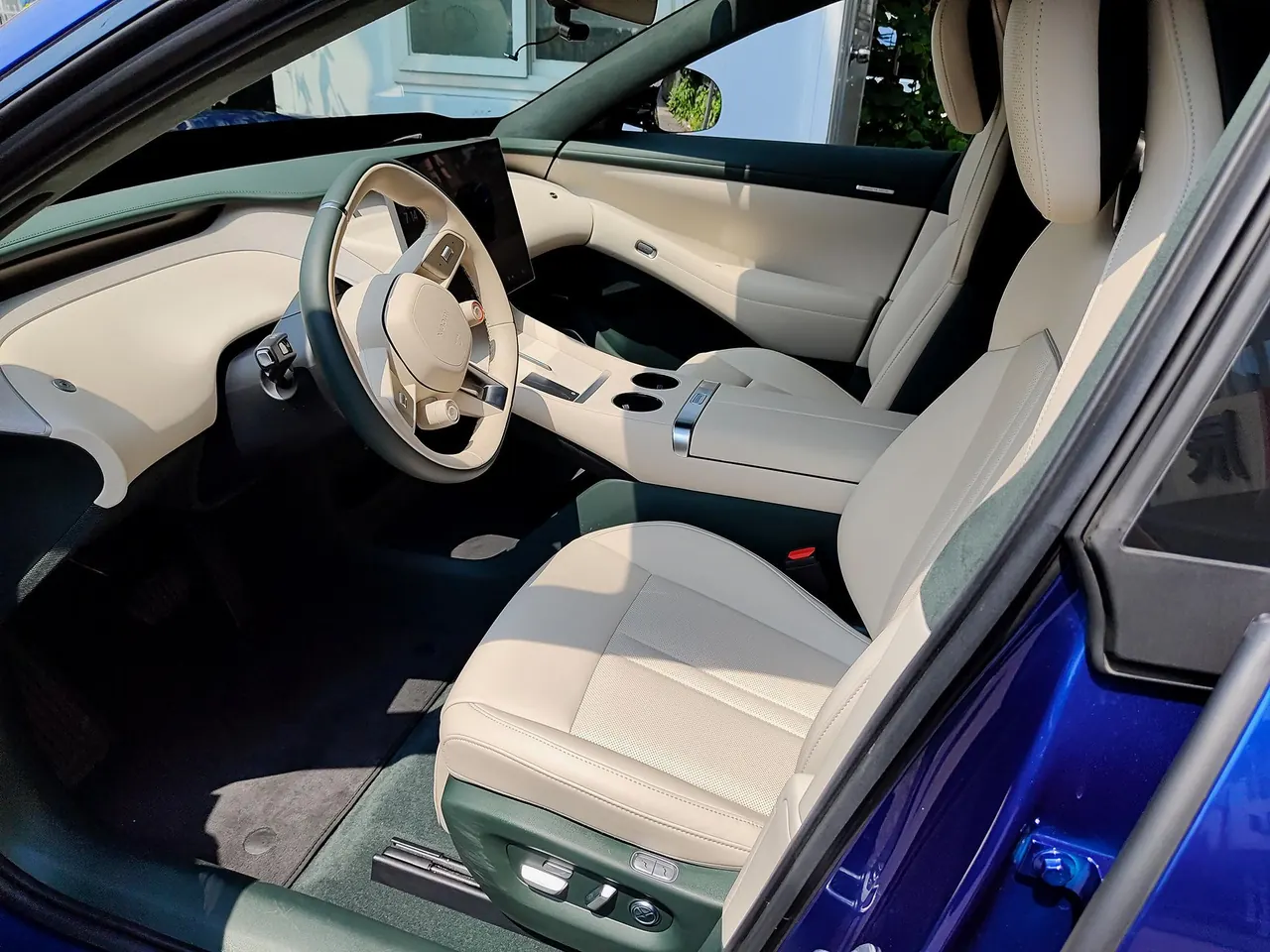 MI 2025 YU7 Long Endurance High Performance Four-wheel Drive Max Edition Automatic Gear 3