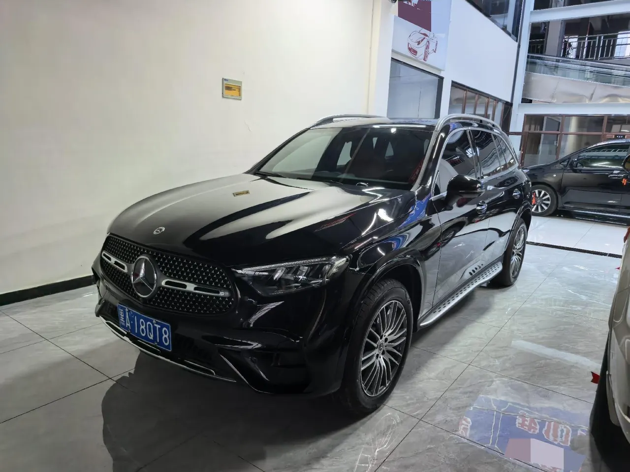 Открыть галерею: Mercedes Benz 2024 GLC 300 L 4MATIC 48V 2.0T dynamic 5-seat automatic gear