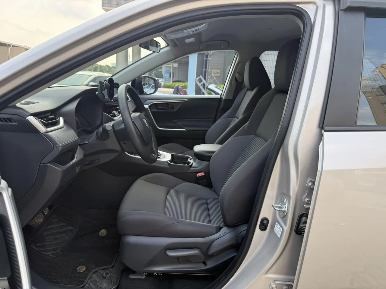 Toyota 2024 Wilanda 2.0 Stepless Two-Drive City Edition Automatic Gear 4