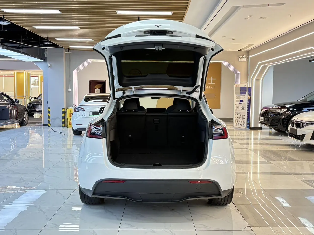 Tesla 2024 Model Y rear-wheel drive version automatic transmission 16