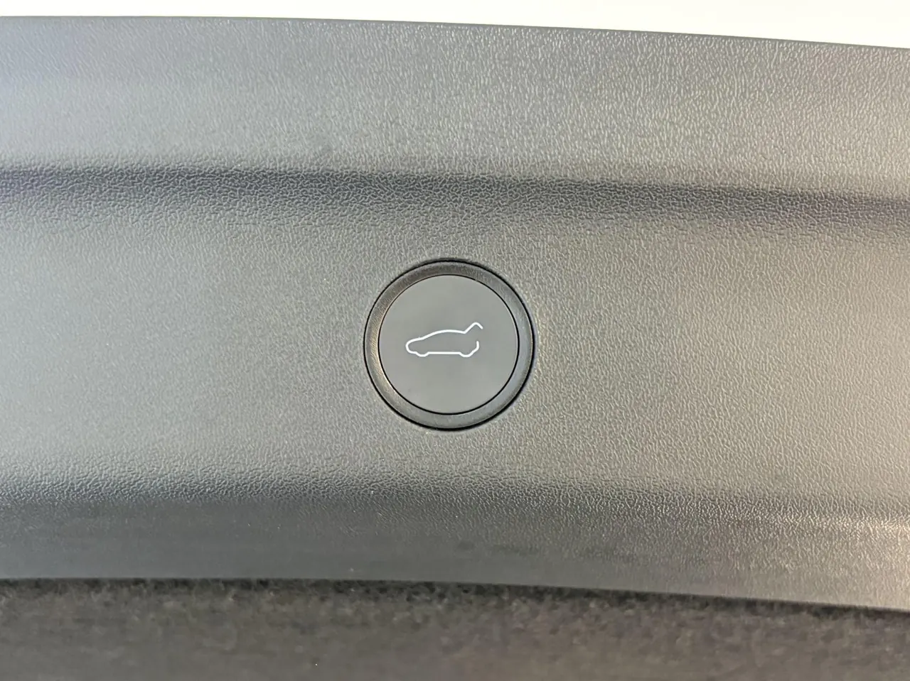 Tesla 2024 Model Y rear-wheel drive version automatic transmission 17