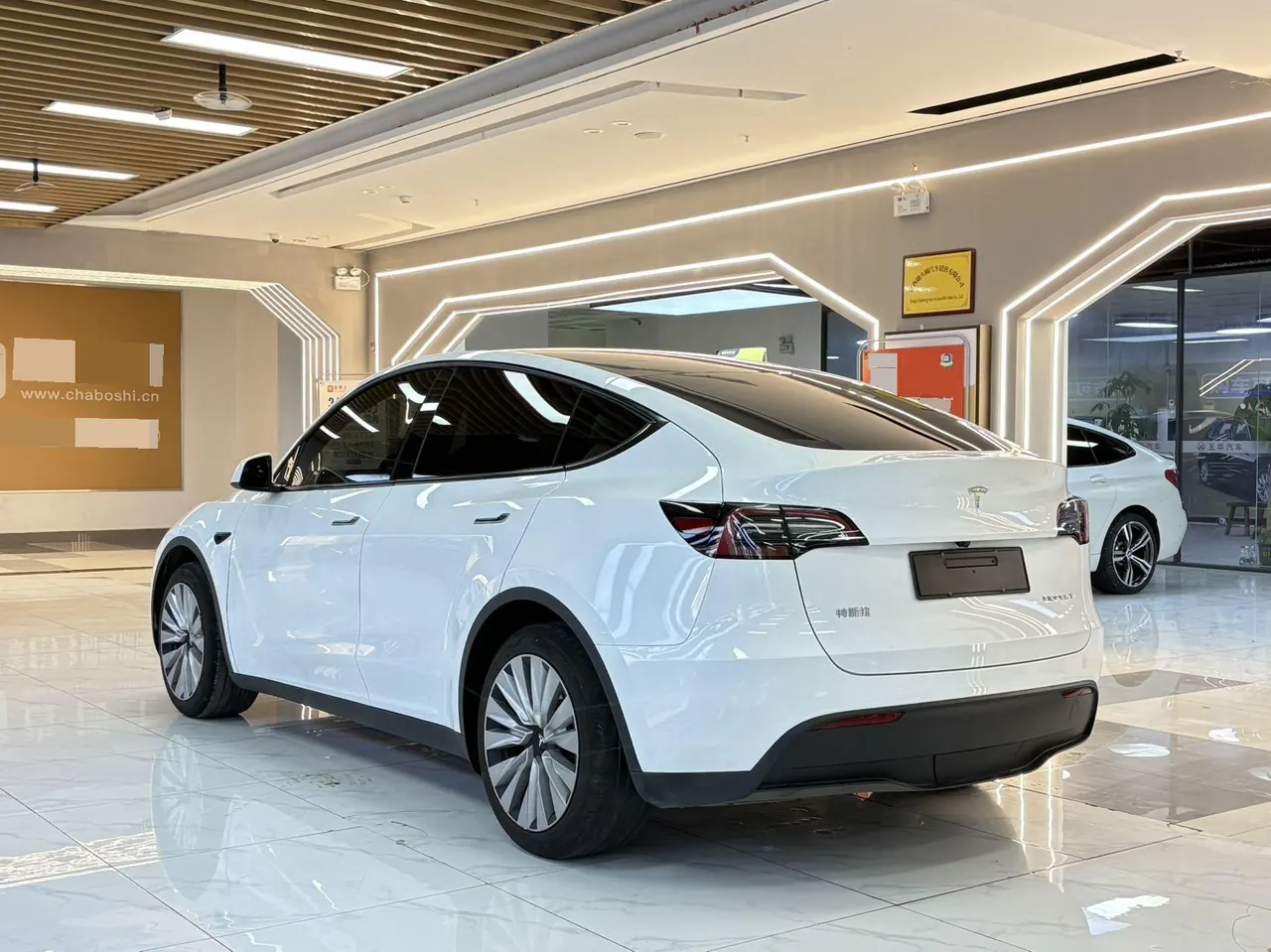 Tesla 2024 Model Y rear-wheel drive version automatic transmission 3