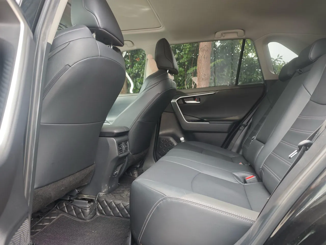 Toyota 2022 Willanda 2.0 Stepless Two-Drive Luxury PLUS Edition Automatic Gear 6