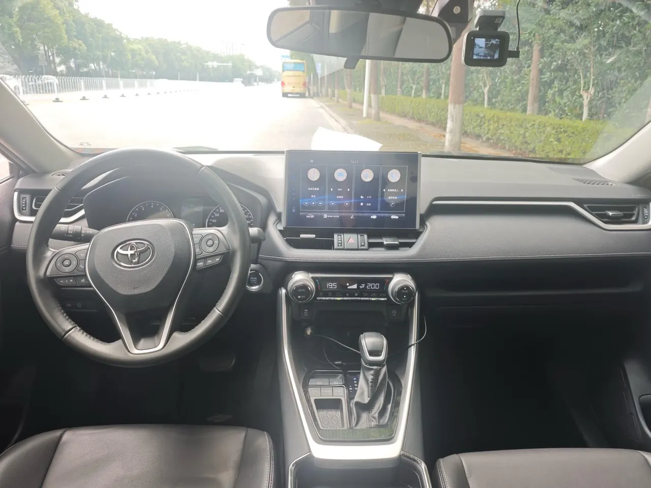 Toyota 2022 Willanda 2.0 Stepless Two-Drive Luxury PLUS Edition Automatic Gear 7