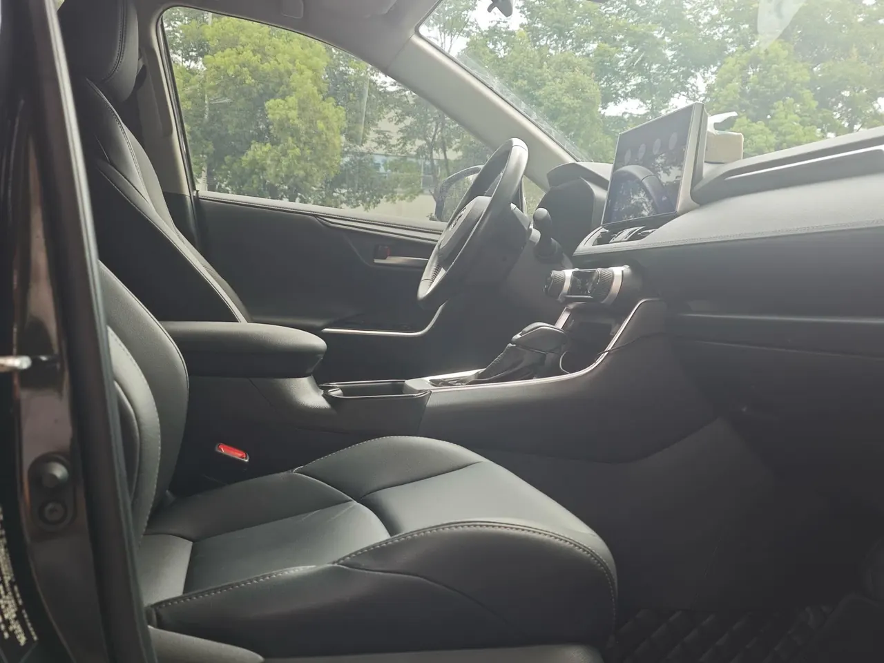 Toyota 2022 Willanda 2.0 Stepless Two-Drive Luxury PLUS Edition Automatic Gear 8