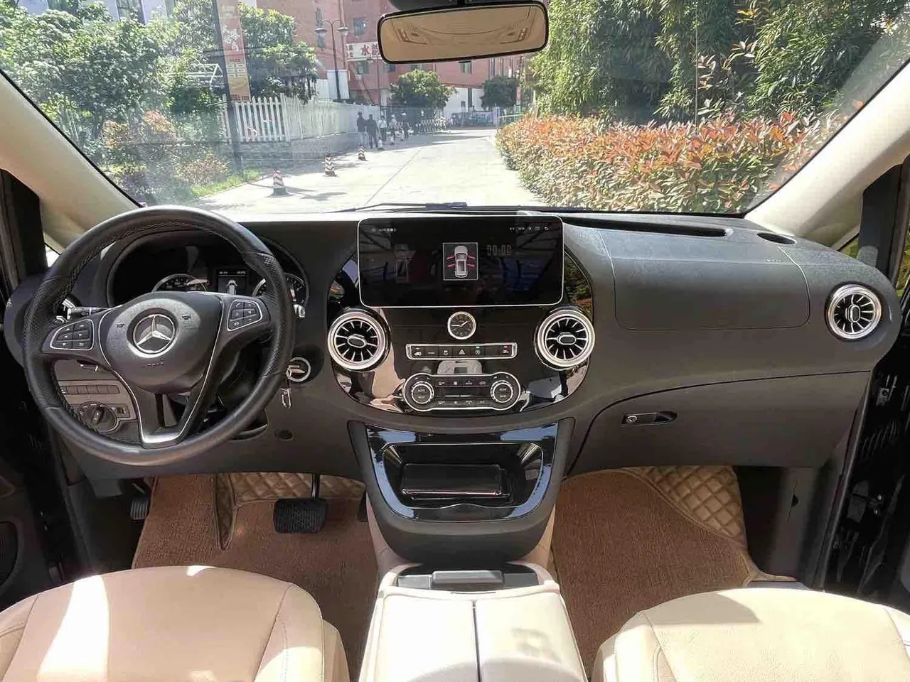 Mercedes Benz 2023 Vito 2.0T Business Edition 7-seat Automatic Gear 6