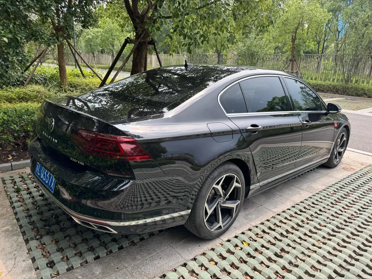 Volkswagen 2023 Magotan 2.0TSI 330TSI 2 million Commemorative Luxury Automatic Gear 6
