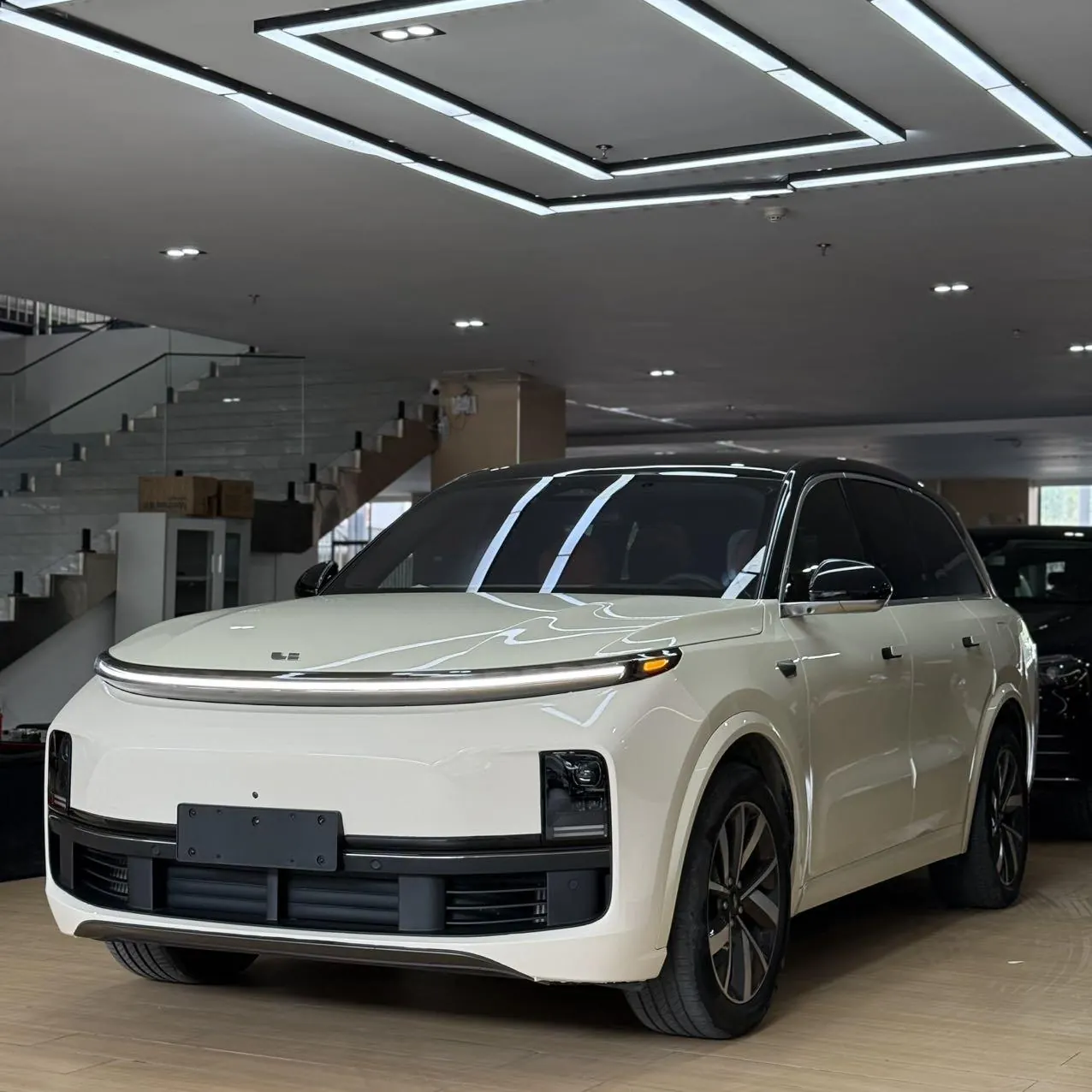 Open image lightbox: Li 2023 L8 Air automatic gear