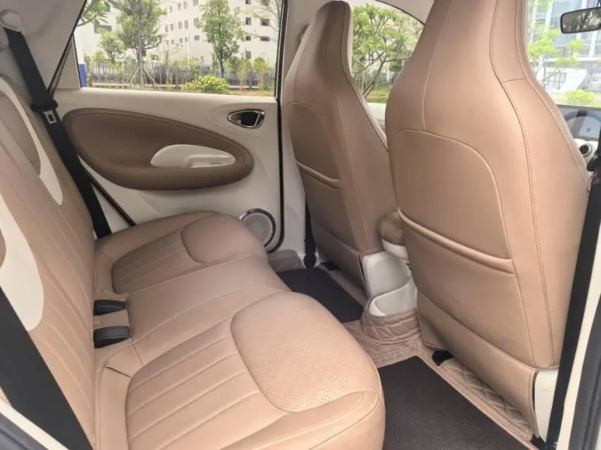 WuLing 2025 Plantronics 333km LingBox Connected Automatic Gear 8