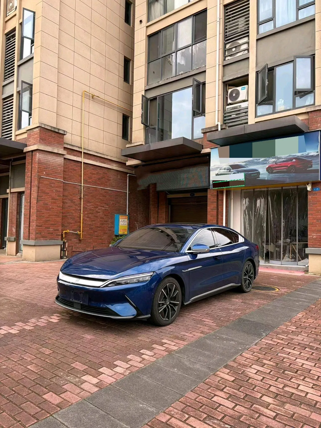 Open image lightbox: BYD 2020 Han four-wheel drive high-performance flagship automatic gear