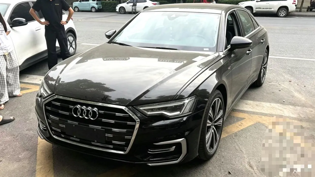 Audi 2025 A6L 2.0TFSI 45TFSI Selected Dynamic Automatic - View 1