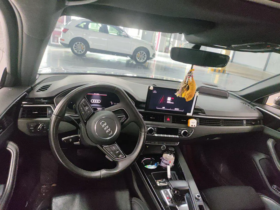 Audi 2023 A4L 2.0TFSI 40TFSI Deluxe Dynamic Automatic 2