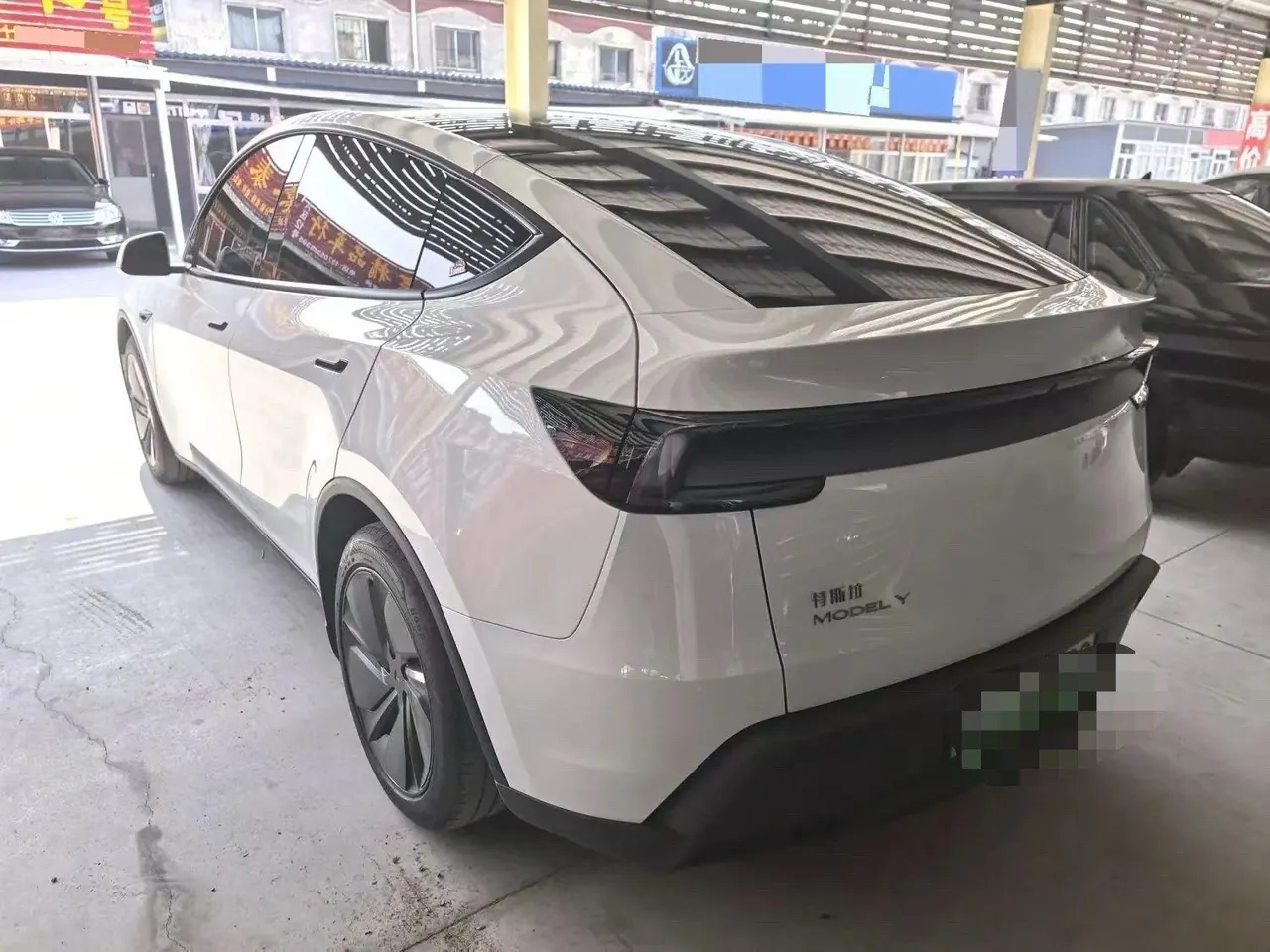Tesla 2025 Model Y rear-wheel drive version automatic transmission 4