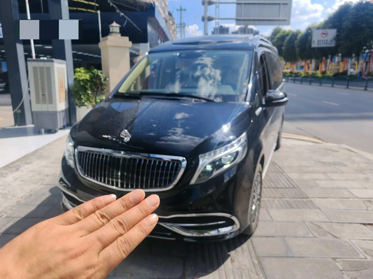 Mercedes Benz V 2020V 260 L 2.0T Deluxe Edition Automatic Gear - View 1