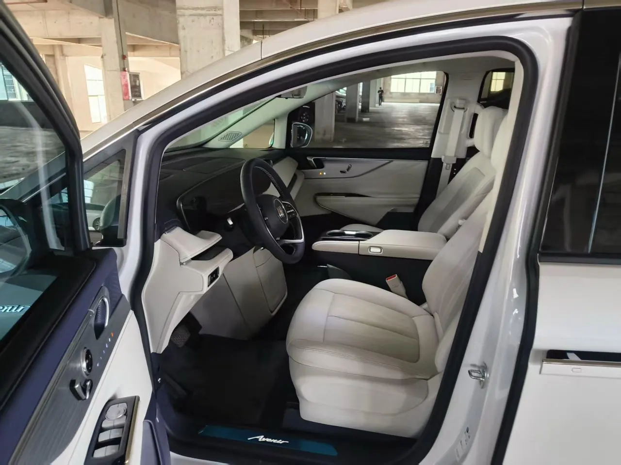 Buick 2026 GL8 ES Lu Zun 48V 2.0T Luxury Edition Automatic Gear 2