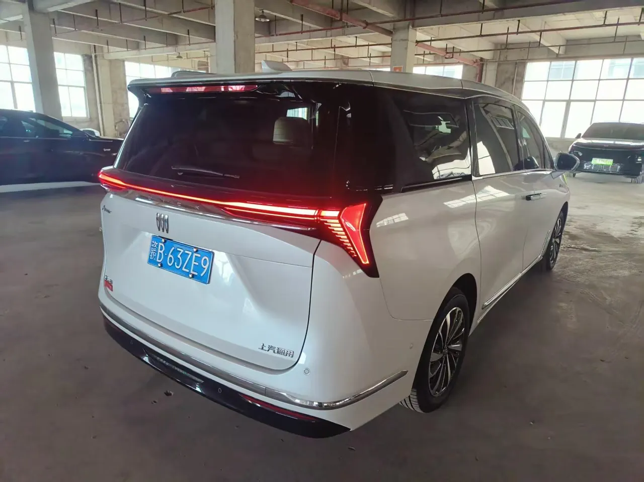 Buick 2026 GL8 ES Lu Zun 48V 2.0T Luxury Edition Automatic Gear 3