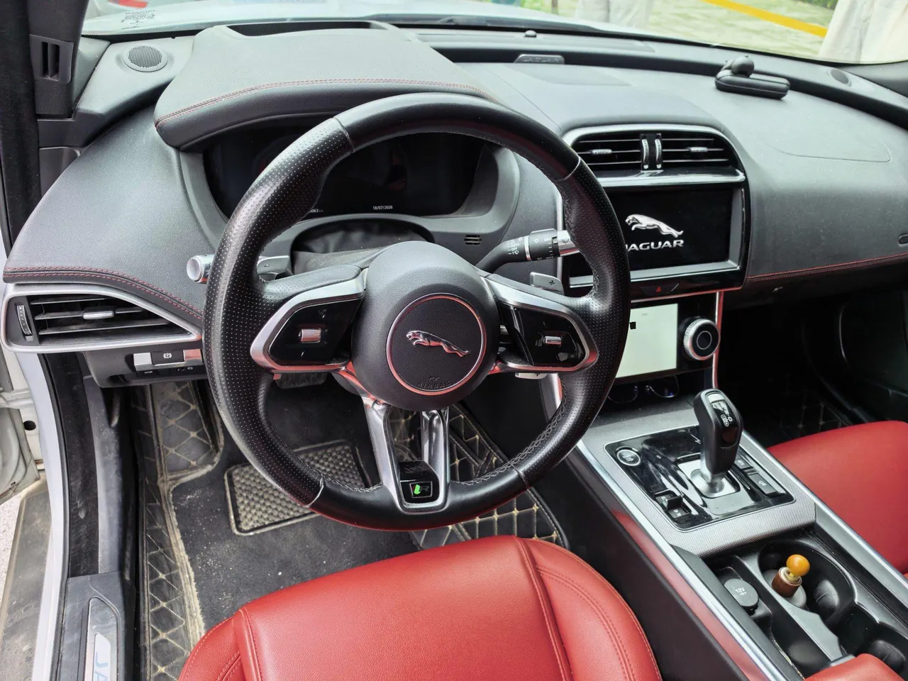 Jaguar 2020 XEL 2.0T 200PS R-DYNAMIC S Enterprising Sports Edition Automatic Gear 3