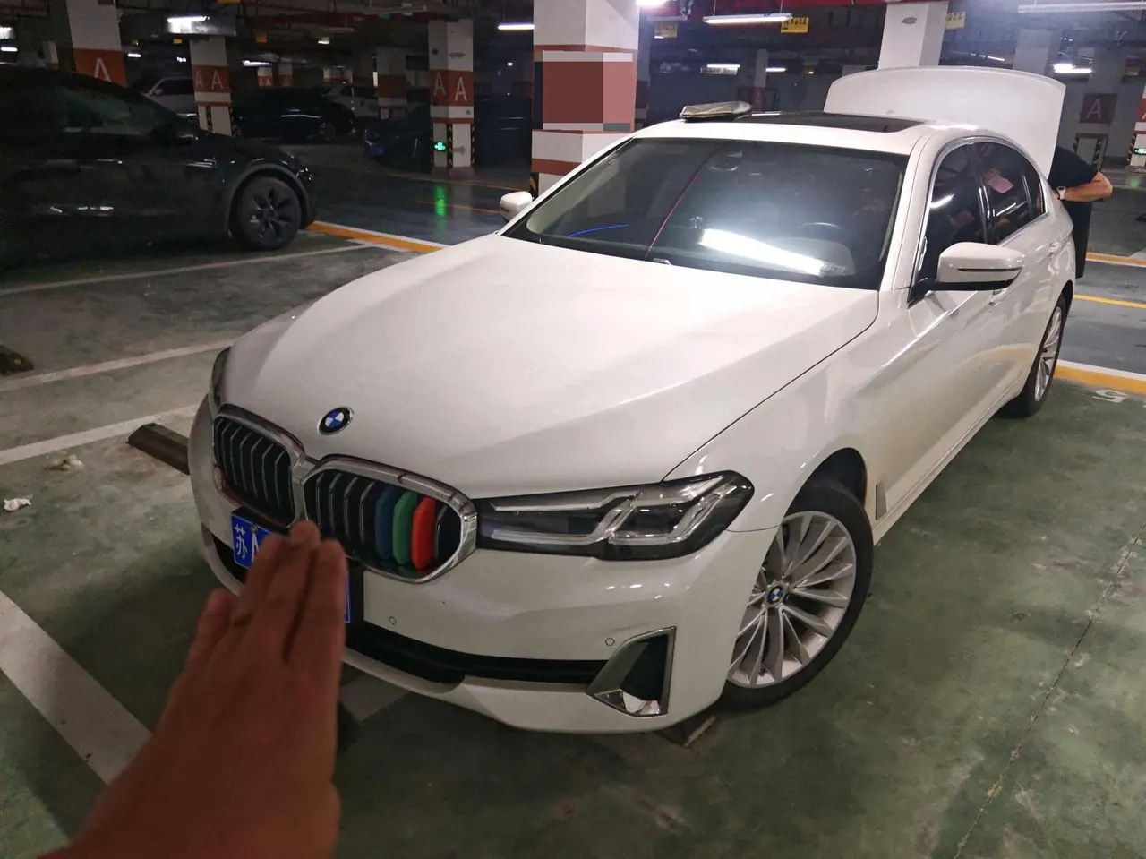 Open image lightbox: BMW 5 Series 2021 525Li 2.0T Luxury Suit Automatic Gear