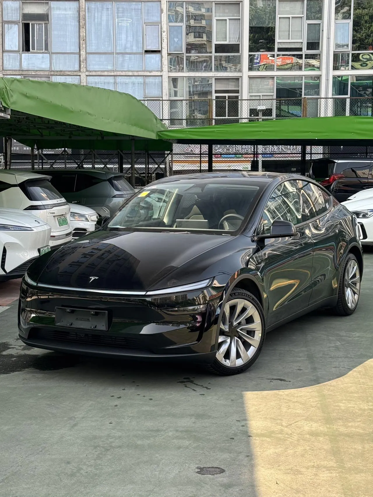 Tesla 2025 Model Y L Long Endurance All-Wheel Drive Automatic Transmission - View 1