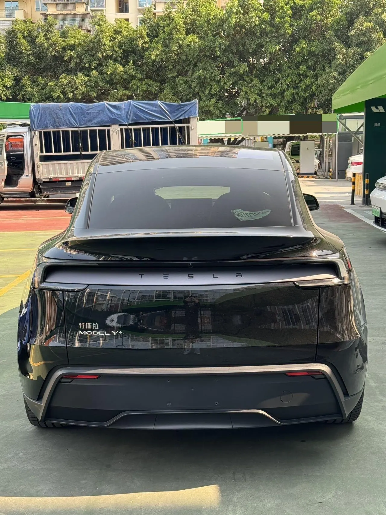 Tesla 2025 Model Y L Long Endurance All-Wheel Drive Automatic Transmission 8