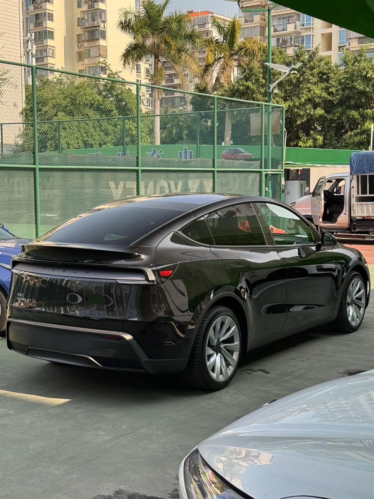 Tesla 2025 Model Y L Long Endurance All-Wheel Drive Automatic Transmission 9