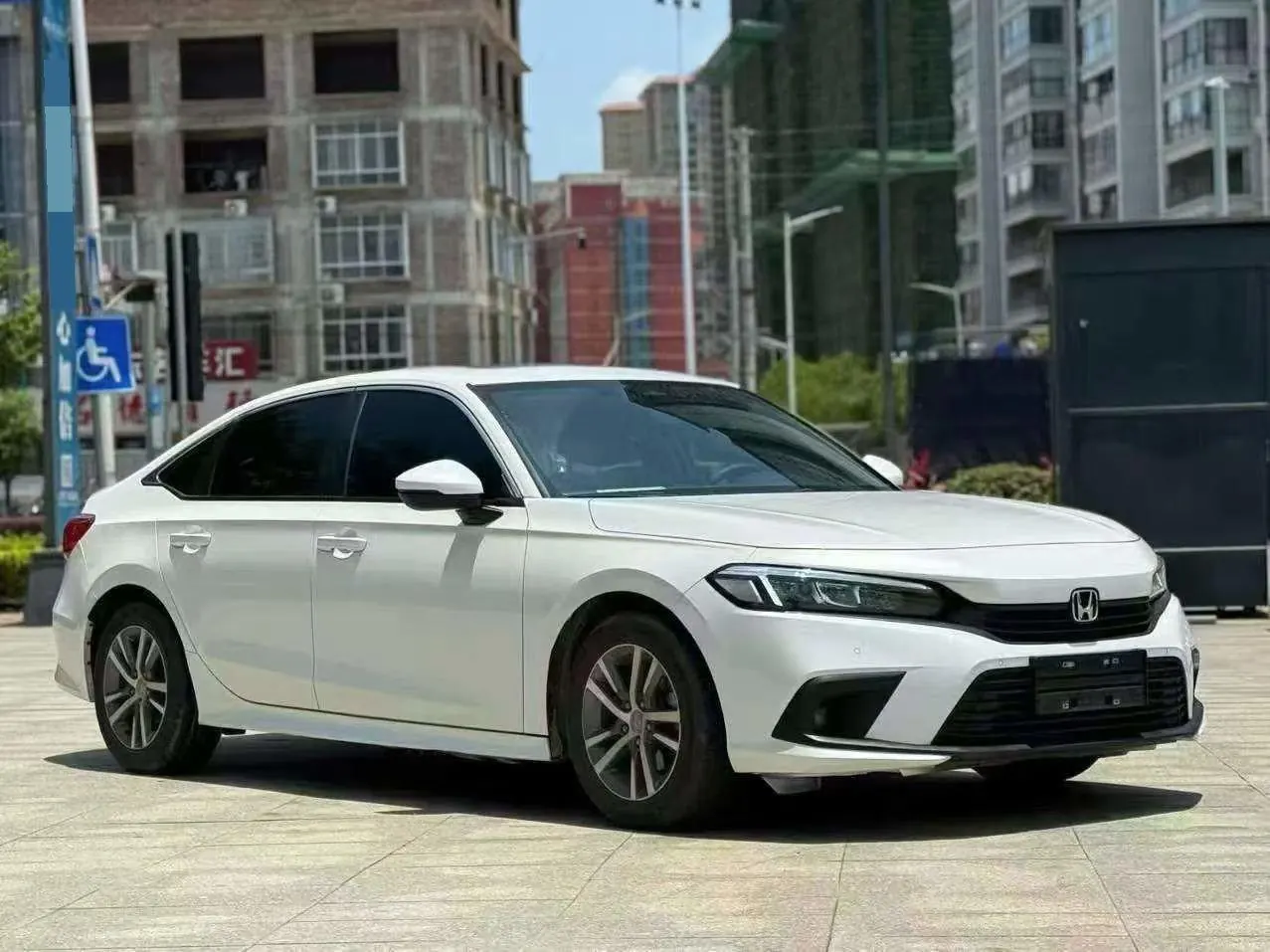 Honda 2022 Civic 1.5T Stepless 240TURBO Dynamic Automatic Gear 4