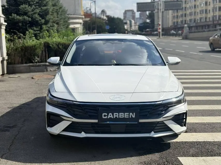 Hyundai 2023 Elantra -3-compartment 1.5 stepless LUX premium automatic gear 2