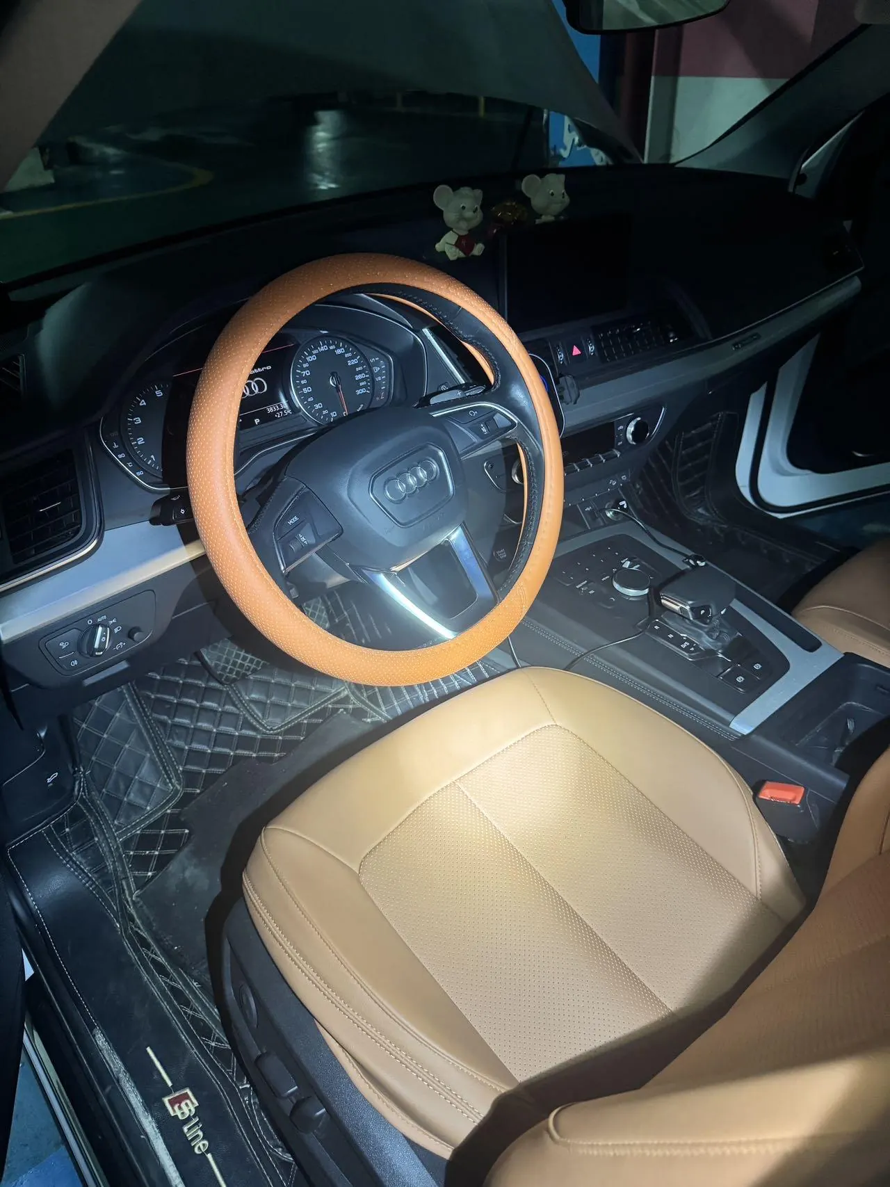 Audi 2020 Q5L 2.0TFSI 40TFSI enjoy aggressive automatic transmission 5