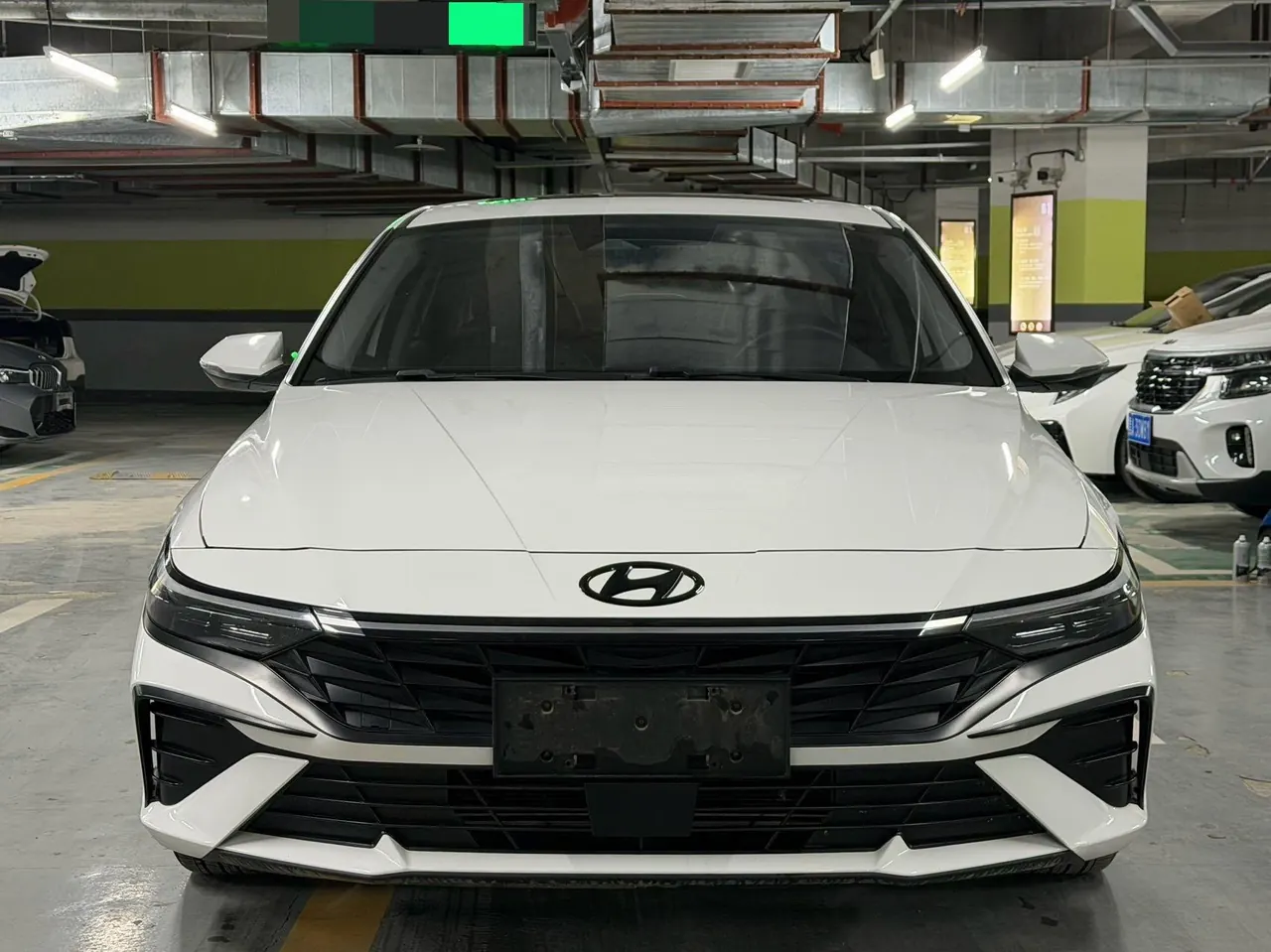 Hyundai 2023 Elantra -3-compartment 1.5 stepless LUX premium automatic gear 2