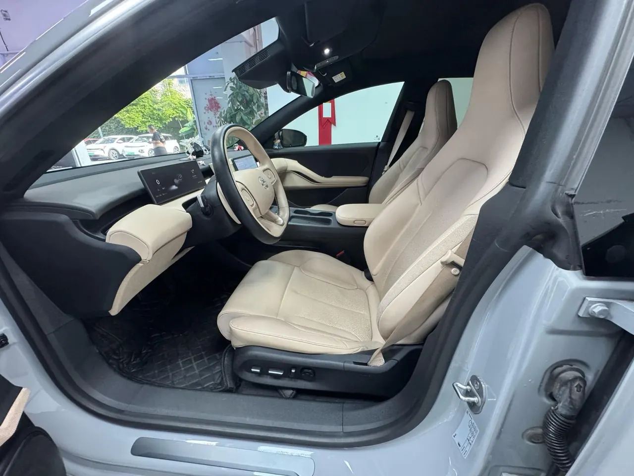 NIO 2023 ET5 75kWh Touring automatic gear 5